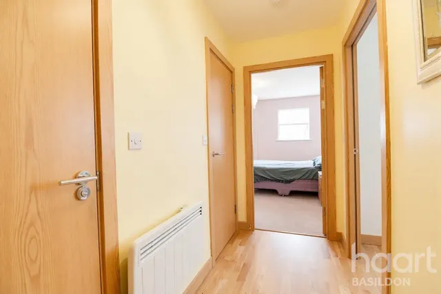 Cherrydown East, Basildon, SS16, photo 2