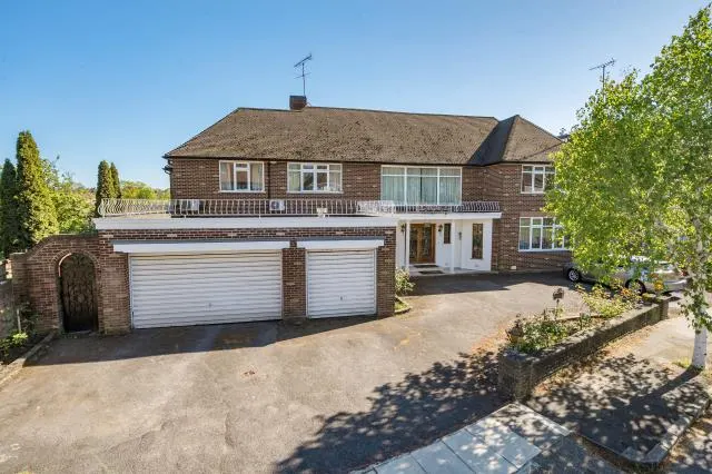 Fairholme Close, London, N3, photo 1