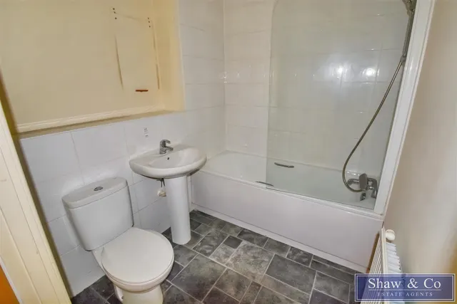 Academy Place, Isleworth, photo 3