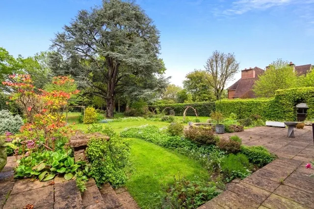 Photo 3 — Burkes Road, Beaconsfield, Buckinghamshire, HP9