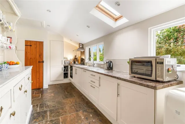 with 5 bedrooms in Brewers End, Nr Bishop's Stortford, CM22, photo 2