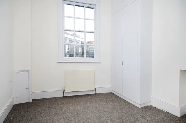 Photo 3 — 109b Kings Cross Road, London