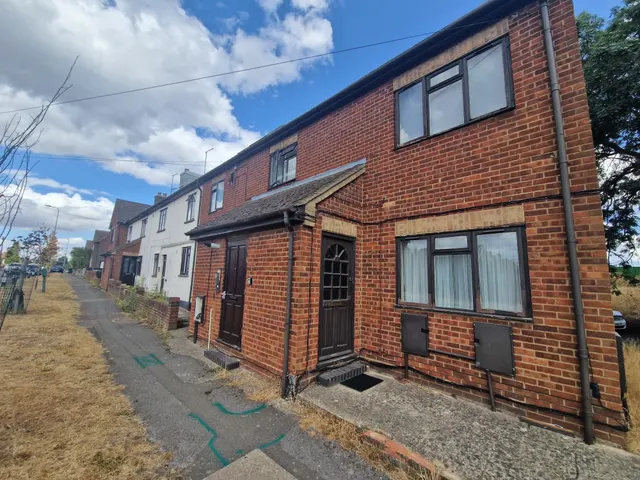 Radlett Road, Frogmore, photo 1