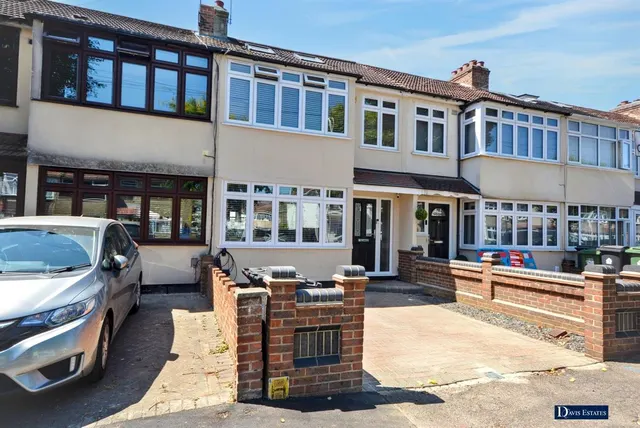 Birch Crescent, Ardleigh Green, Hornchurch, RM11, photo 1