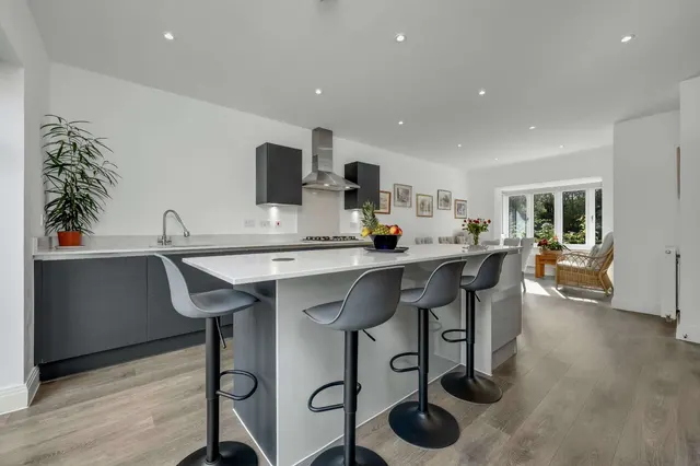 Botleys Road, Ottershaw, KT16, photo 2