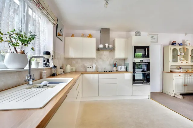 Mansfield Road, Redhill, NG5, photo 2