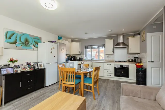 Prince Rupert Drive, Aylesbury, HP19, photo 3