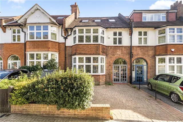 Magdalen Road, London, SW18, photo 2