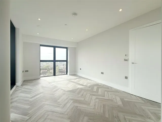 Photo 3 — Cockfosters Road, Barnet, EN4 0FX