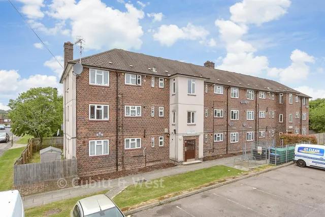 Radstock Way, Merstham, RH1, photo 1