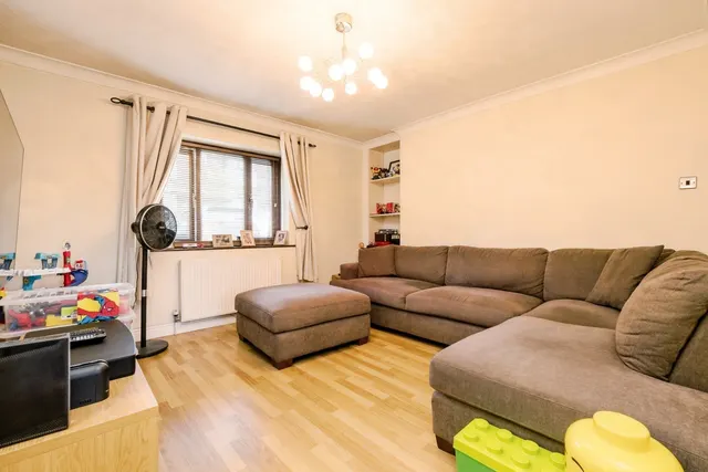 Teviot Avenue, South Ockendon, RM15, photo 2