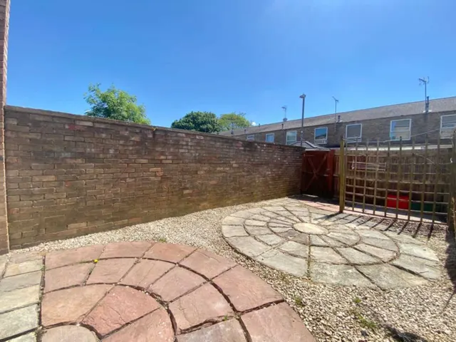 Photo 3 — Barton Crescent, Leamington Spa, CV31 1SH