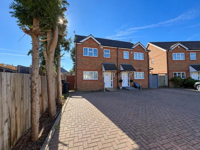 Southfield Road, Enfield, photo 1