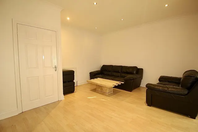 Southfield Road, Enfield, photo 2