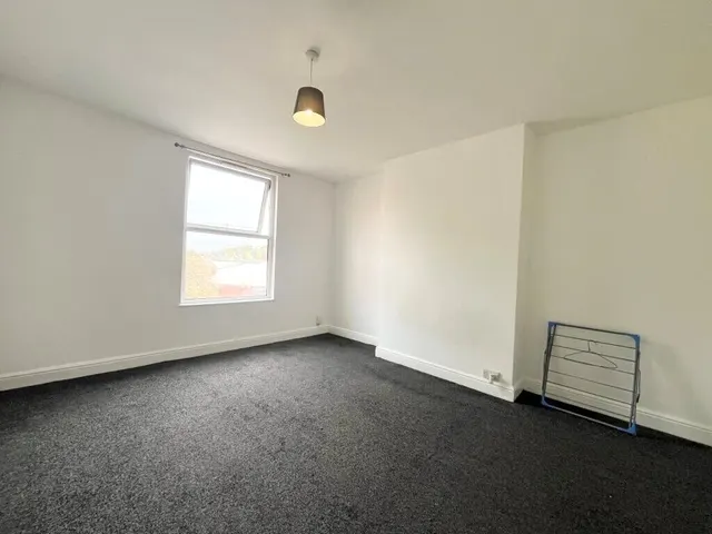 Salisbury Road, LS12, photo 3