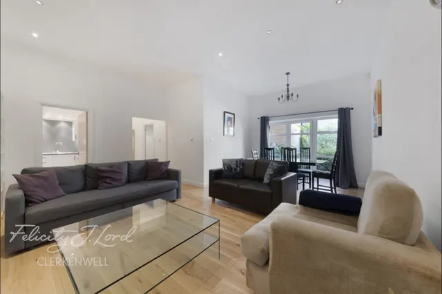 Goswell Road, London, EC1V, photo 2
