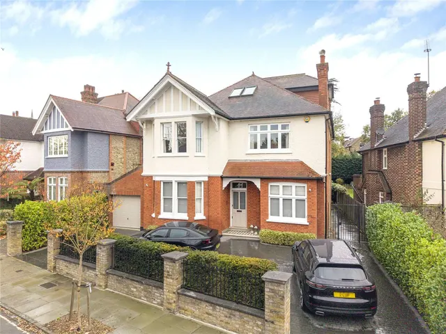 Denbigh Gardens, Richmond, TW10 6EN, photo 1