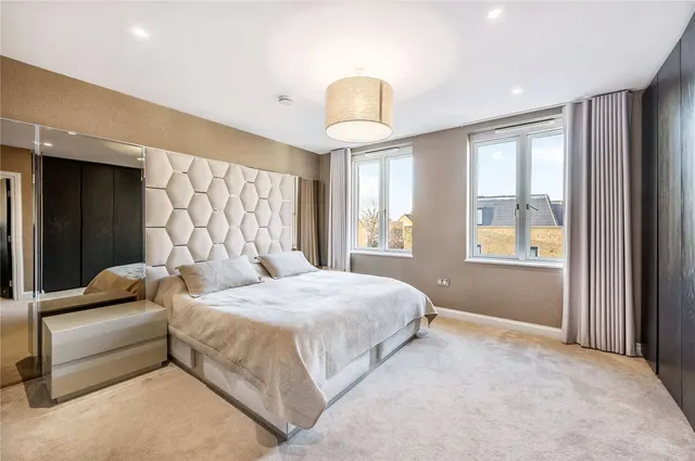 Photo 2 — Ashchurch Grove, London, W12 9BT