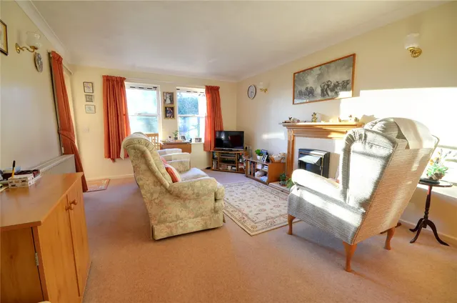 Fairfield Road, East Grinstead, RH19, photo 2