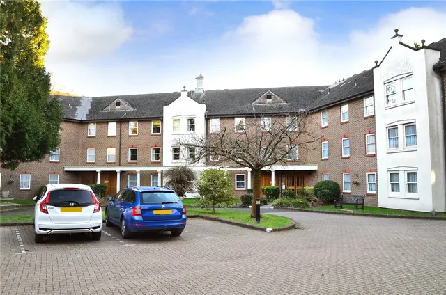 Fairfield Road, East Grinstead, RH19, photo 1