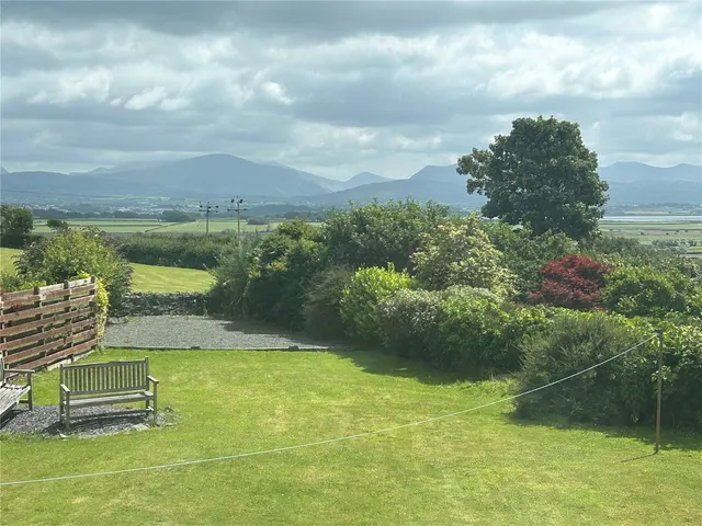 Newborough, LL61, photo 1