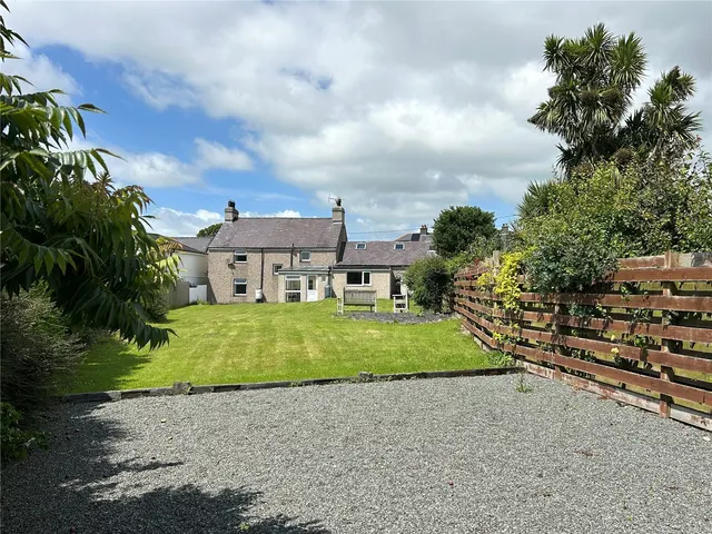 Newborough, LL61, photo 2