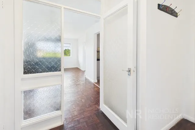 Robin Hood Lane, Sutton, SM1, photo 2
