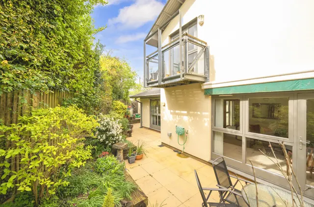 Hazel Court, Winchester, SO22, photo 2