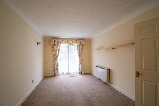St. Helens Crescent, Hastings, photo 2