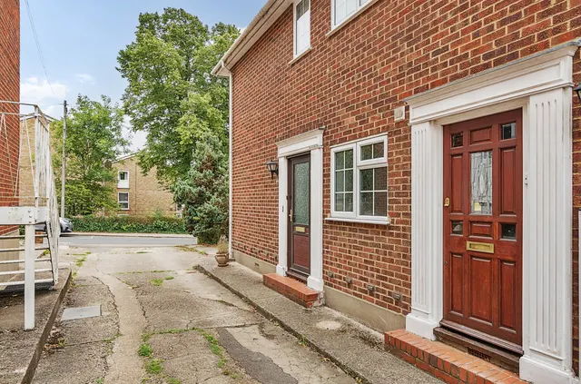 Photo 2 — Bells Hill, Barnet, EN5 2SH