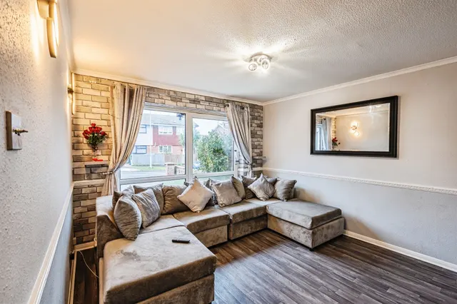 Hythe Crescent, Seaford, BN25, photo 2