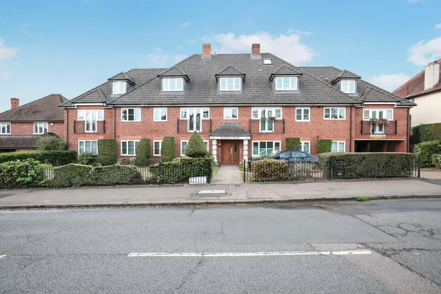 Kingsend Fees Apply, HA4, photo 1