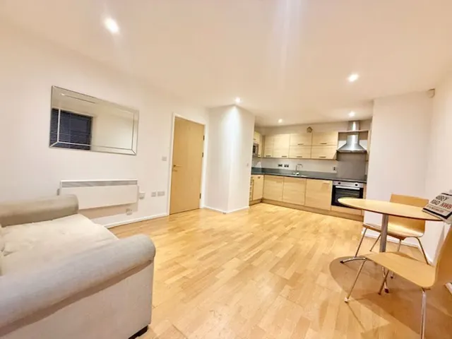 Photo 3 — Devonport Street,, London E1 0EG