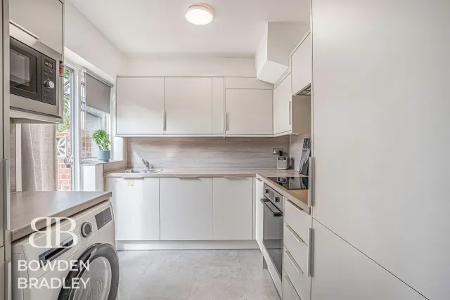 Kelly Way, Chadwell Heath, RM6, photo 2
