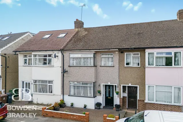 Kelly Way, Chadwell Heath, RM6, photo 1