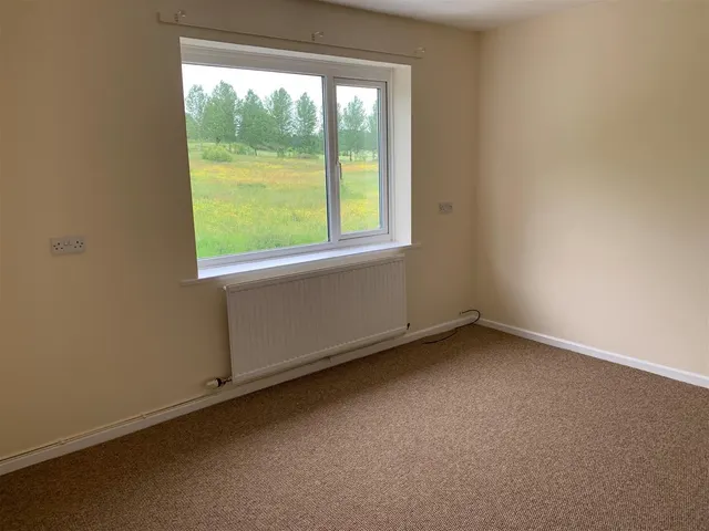 Photo 3 — Kings Meade, Coleford