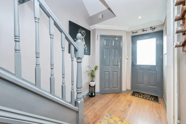 Avon Way, Hilton, DE65, photo 2