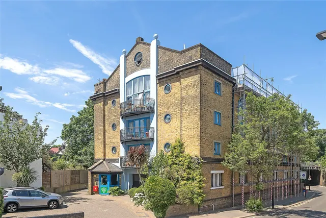 Photo 3 — Chiswick View, Acton Lane, W4