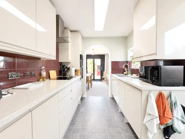 Sandridge Road, Pensby, CH61, photo 3