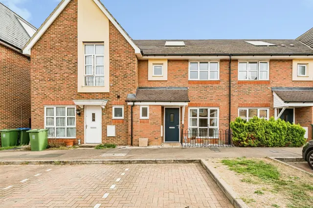 Fuggle Drive, Aylesbury, HP21, photo 1