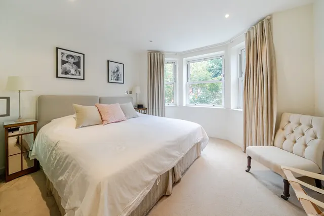 Wendle Square, Battersea, SW11, photo 2