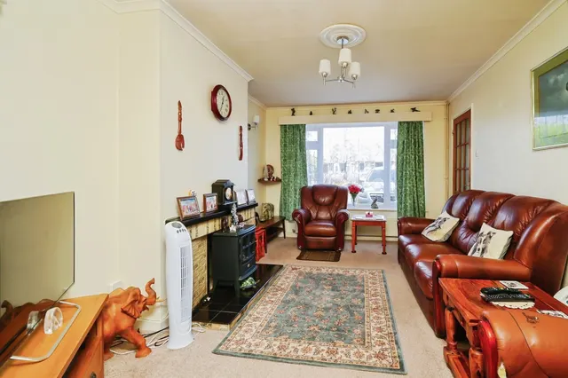 Photo 2 — Edwin Road, Didcot