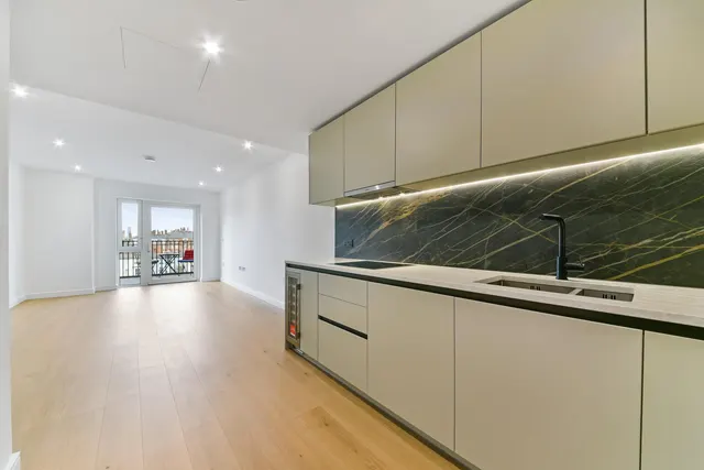 Parrs Way, Hammersmith, W6, photo 2