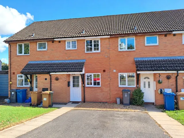 Beech Crescent, Burntwood, WS7, photo 1