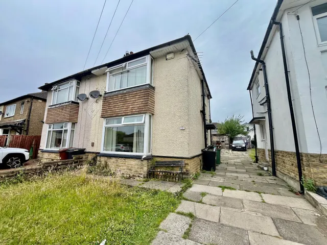 Moorland Road, PUDSEY, photo 1