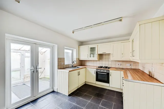 Ferndale Road, Swindon, SN2, photo 1