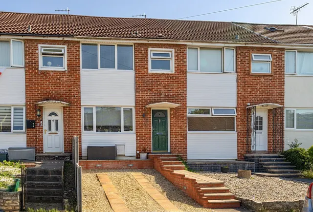 Orchard Road, Gloucestershire, Kingswood, BS15 9TZ, photo 1