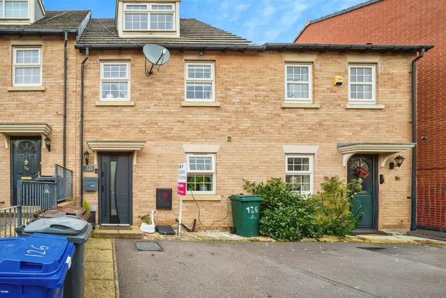 Barnsbridge Grove, Barnsley, S70, photo 1