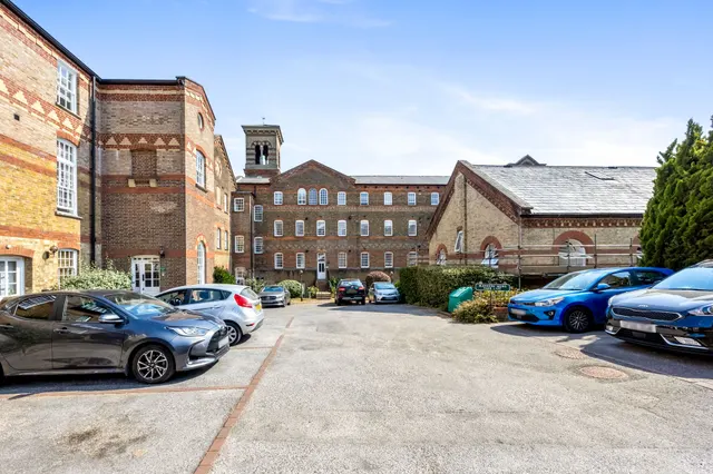 Southdowns Park, Haywards Heath, RH16, photo 1