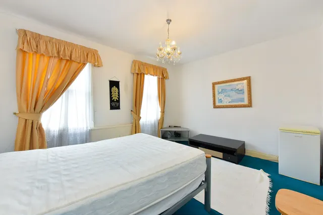 Kinnoul Road, Barons Court, W6, photo 1